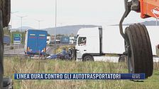 Breaking News delle 21.30 | Linea dura contro gli autotrasportatori