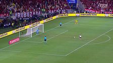Muslera super para 3 rigori e così l'Estudiantes (in 10) vola in finale di Libertadores