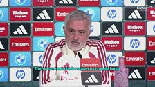 Conferenza pre Clasico, Mourinho si presenta con la barba: "Non ditemi che sono orribile, altrimenti..."