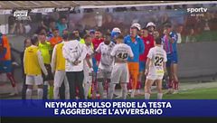 Rosso per Neymar e lui perde la testa