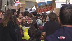 Firenze, tensioni tra studenti e polizia durante il corteo contro Valditara