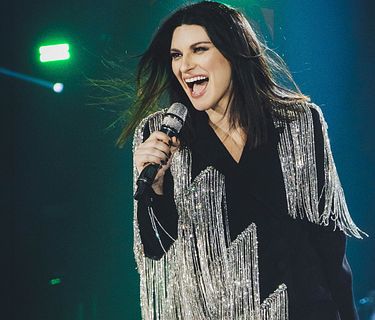 Laura 30 World Tour